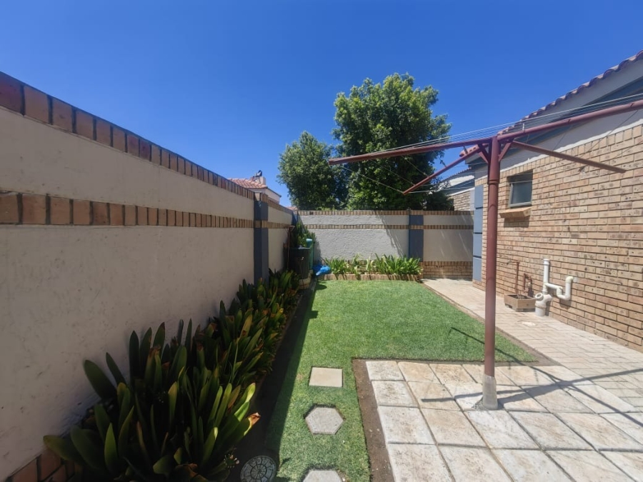 3 Bedroom Property for Sale in Grimbeeck Park North West